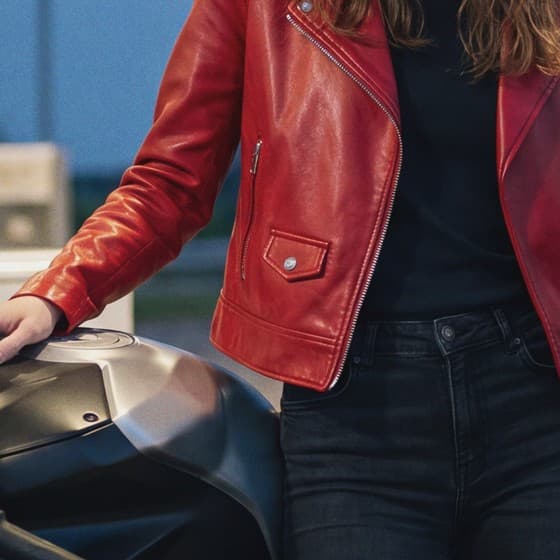 Leather grain held at 4K in a NotShot render